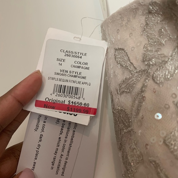 David’s Bridal Wedding Dress size 14 - Picture 7 of 9